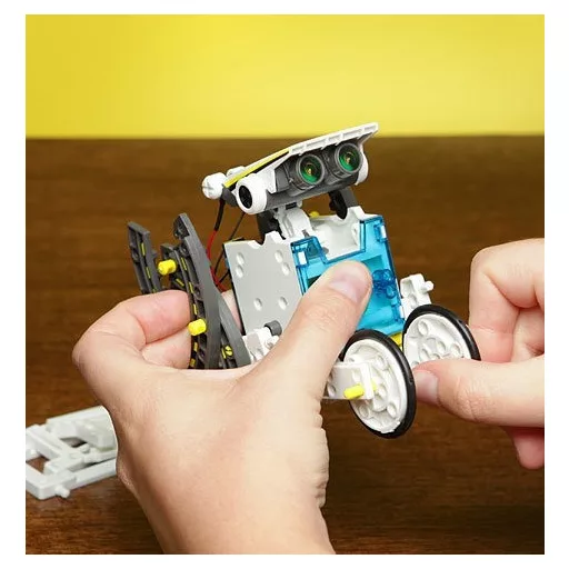 13 az 1-ben napelemes robot
