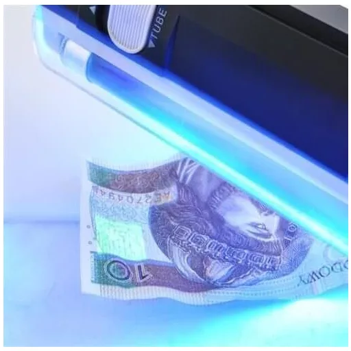 Elemes kézi bankjegyvizsgáló (UV és zseblámpa)