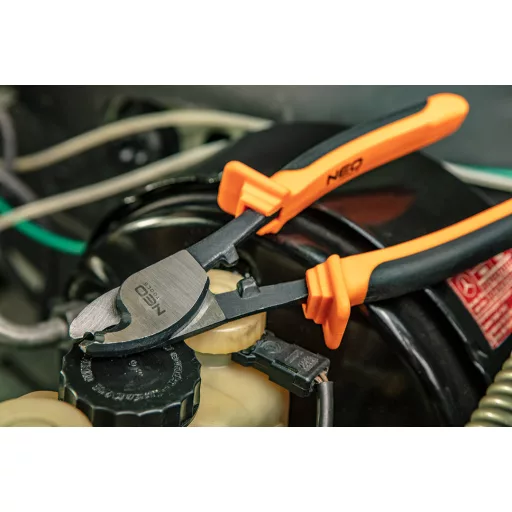 NEO TOOLS KÁBELVÁGÓ FOGÓ 160MM 25 év garanciával 01-513
