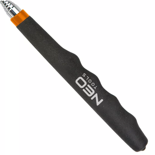 NEO TOOLS Mágneses CSAVARKISZEDŐ TELESZKÓPOS 190-810mm, 3.5KG LÁMPÁVAL 11-611