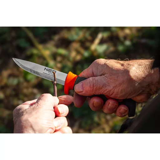 NEO TOOLS Univerzális kés, rozsdamentes penge, 2k nyél, műanyag tok 63-175