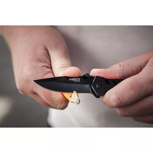 NEO TOOLS ÖSSZECSUKHATÓ KÉS, 90MM-ES PENGE, TÖBBCÉLÚ FELHASZNÁLÁSRA 63-181