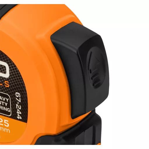 NEO TOOLS Mérőszalag, 7,5m/25mm, erősített rugós, acél, fekete szalag fehér nagyított skálával, mágneses, autostop+rögzítő 67-244