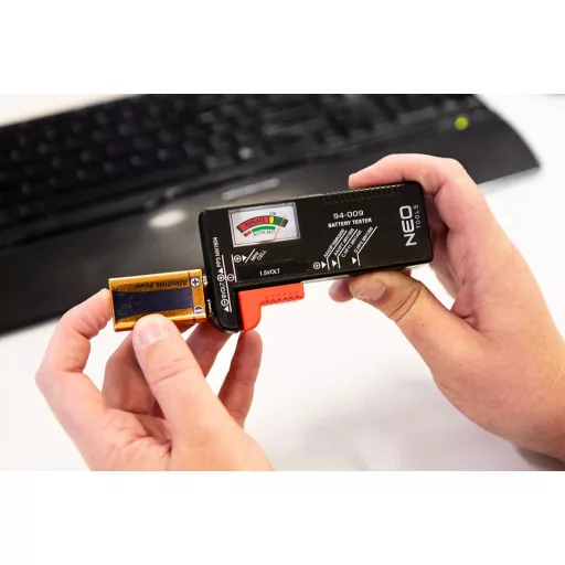 NEO TOOLS Akkumulátor és elemteszter, 1,5-9V-ig 94-009