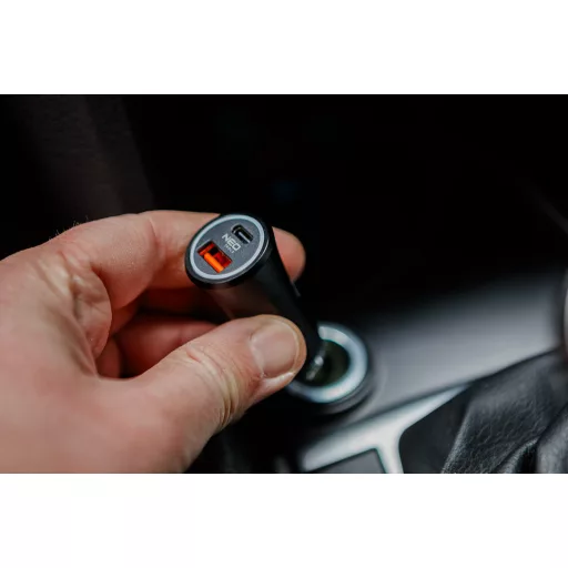 NEO TOOLS Autós USB adapter,12-24V, USB-A, USB-C csatlakozókkal GD036