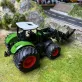   1/24 méretarányú traktor játékkészlet rakodókarral és széna bálákkal