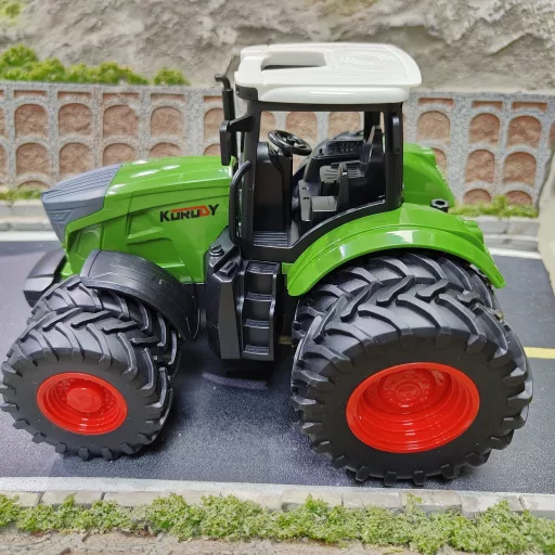 1/24 Méretarányú Nyolckerekű Játék Traktor