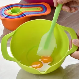   10db/Szett Keverőtál, Színes mérőpohár és kanalak, Salátástál készlet, Műanyag mérőpoharak készlet, Sütőedény, Konyhai mérőszűrő